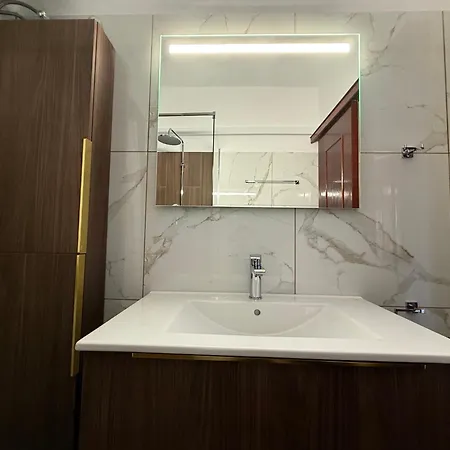 Alekos Houses-waters Edge *