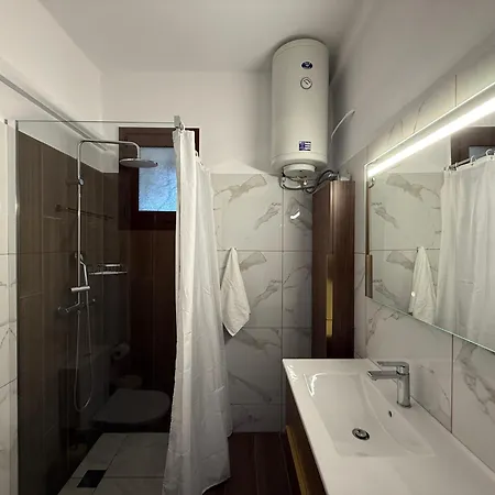 Alekos Houses-waters Edge Lixouri