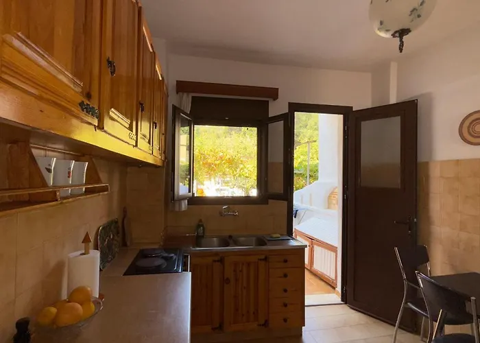 Alekos Houses-waters Edge