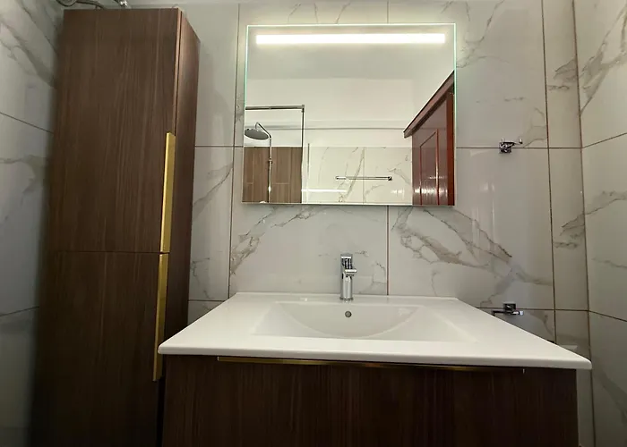 Alekos Houses-waters Edge *