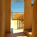 Alekos Houses-waters Edge