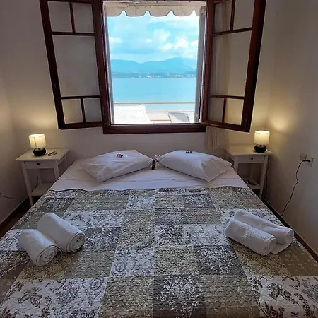 Alekos Houses-waters Edge Apartman *