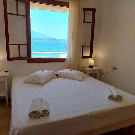 Alekos Houses-waters Edge * Lixouri